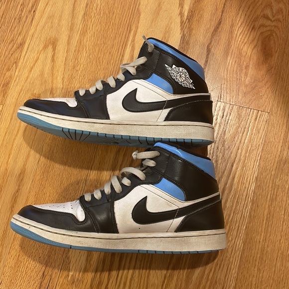 jordan 1 mid unc - Picture 2 of 3